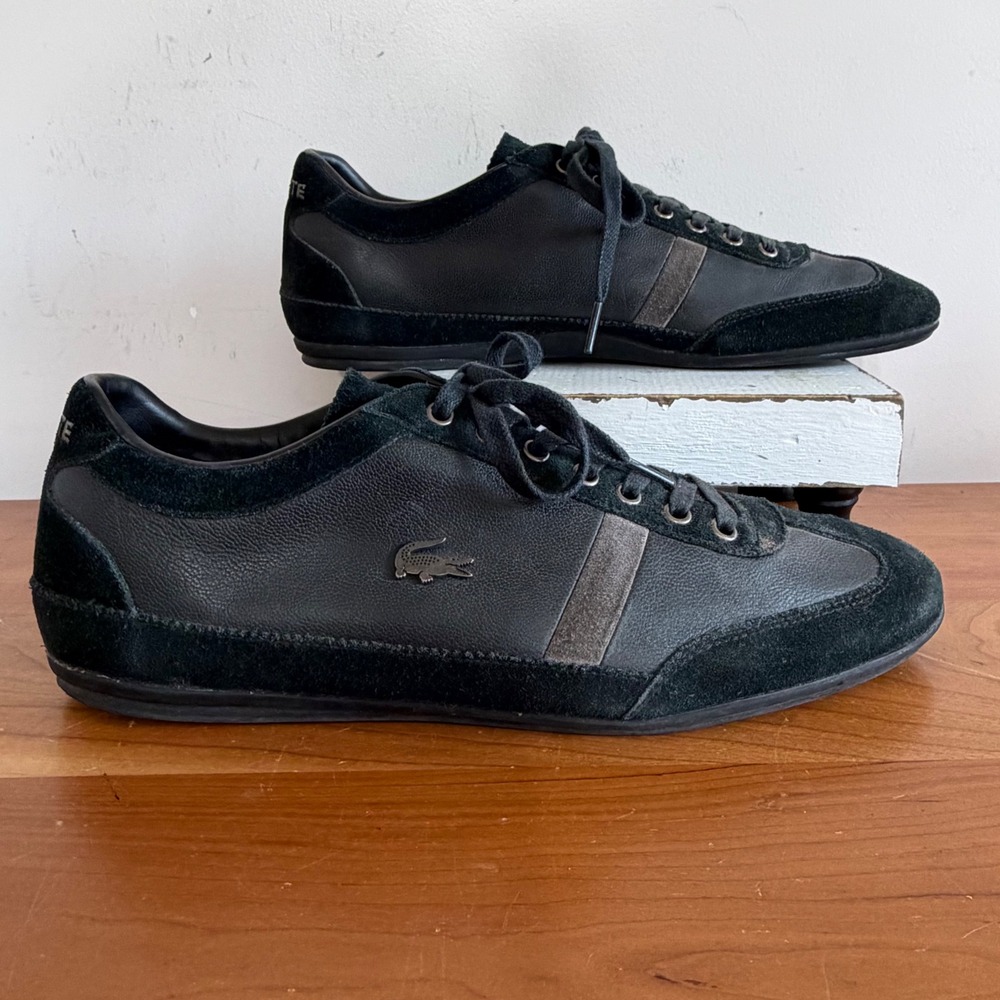Lacoste Mens Black Leather Suede Low Top Sneakers Metal Logo Stripe Detail